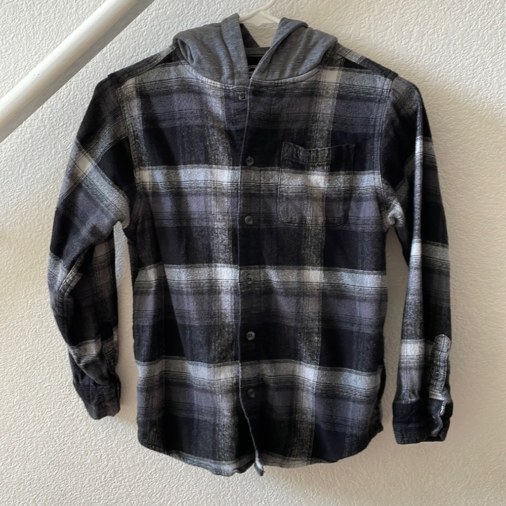 Like-new sweatshirt with hoodie.